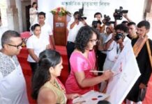 SL PM pays homage to martyrs of language movement