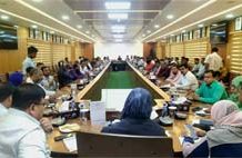 Newcomer DC exchanges views with Feni’s journalists