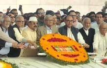 Mass tribute at Ziaur Rahman’s grave on Victory Day