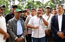 PM urges every citizen to plant tree to ensure clean environment